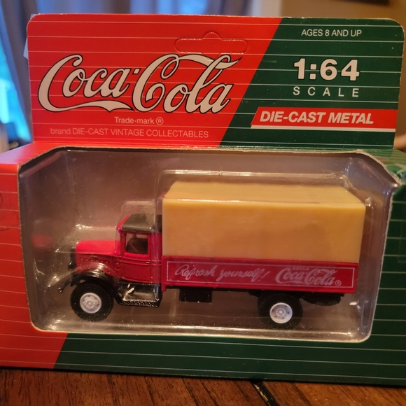 Die-Cast cola truck - Picture 1 of 3
